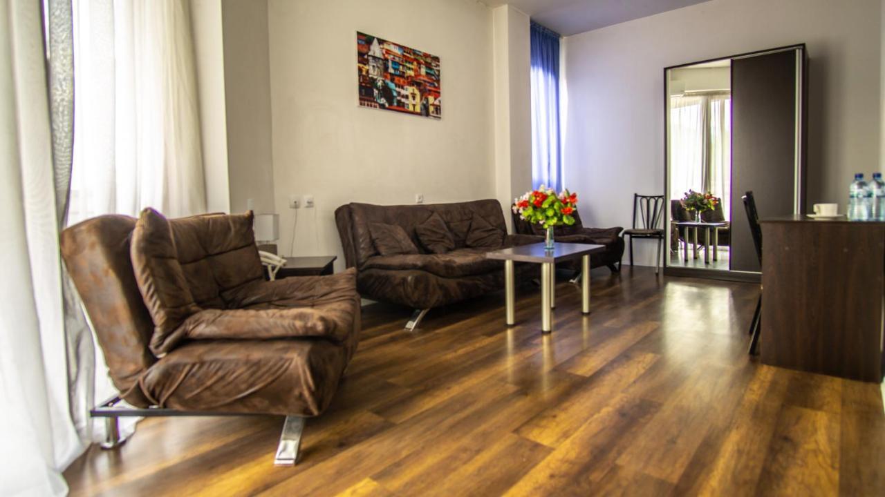 Aia Hotel Tiflis Dış mekan fotoğraf