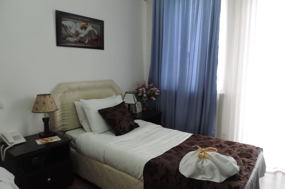 Aia Hotel Tiflis Dış mekan fotoğraf